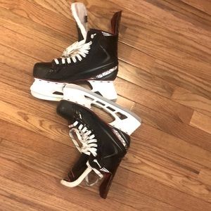 Men’s Bauer Vapor Ice Skates, size 8.5